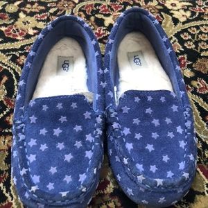 Kids Ugg slippers size 4
